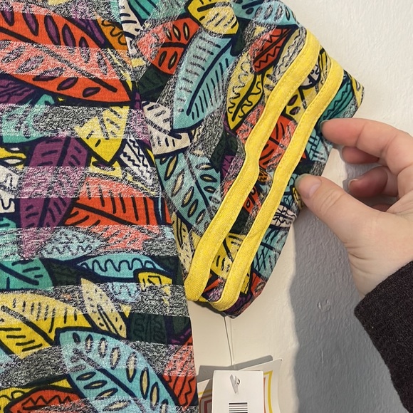 LuLaRoe - Classic T - Large, multi-color leaf pattern - Picture 2 of 4